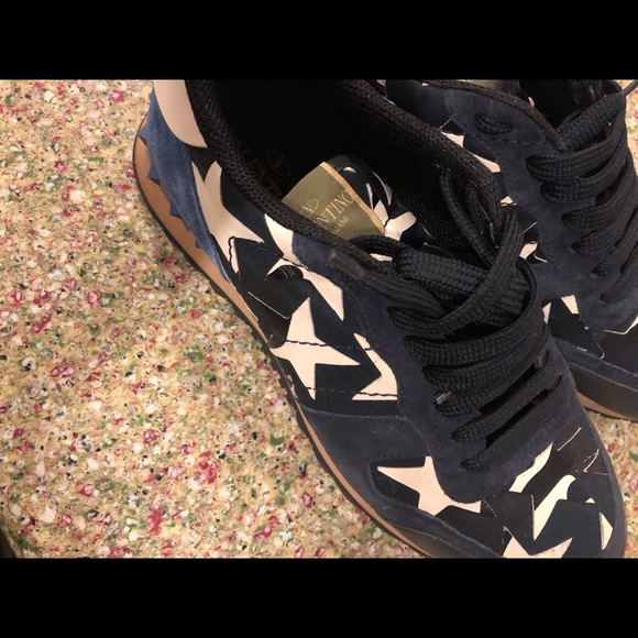 Shoes - Picture 5 of 7